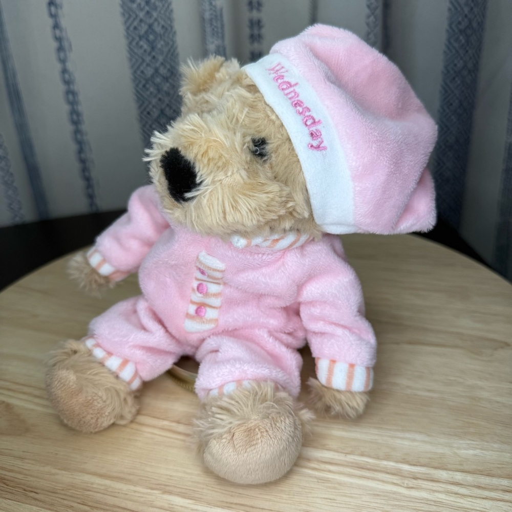 FAO Schwarz Sleepy Time Teddies "Wednesday" plush bear.